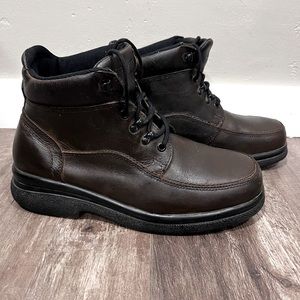 Red Wing men’s safety chukka boot